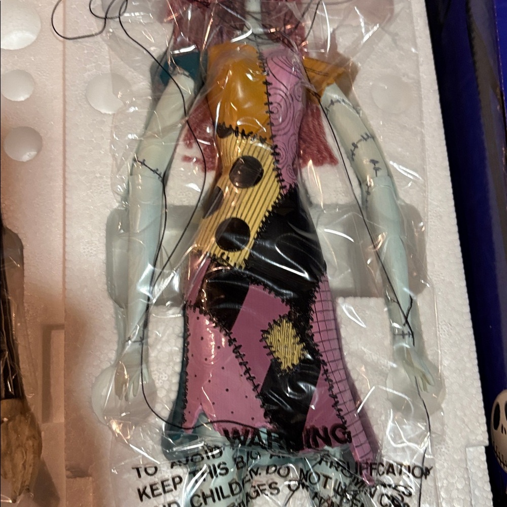 NECA Nightmare Before Christmas Sally and Jack Marionette Set - Picture 15 of 17
